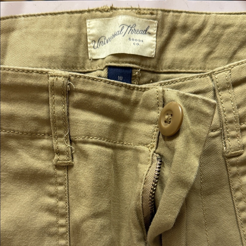 Universal Thread womens Khaki Cargos